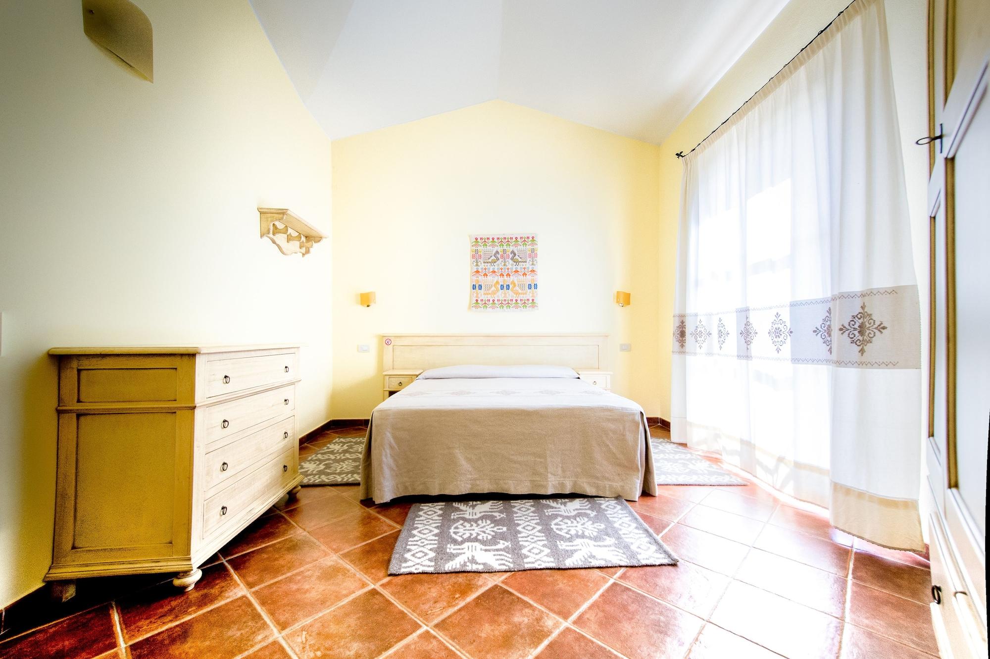 Borgo Degli Ulivi Aparthotel Àrbatax Exterior photo