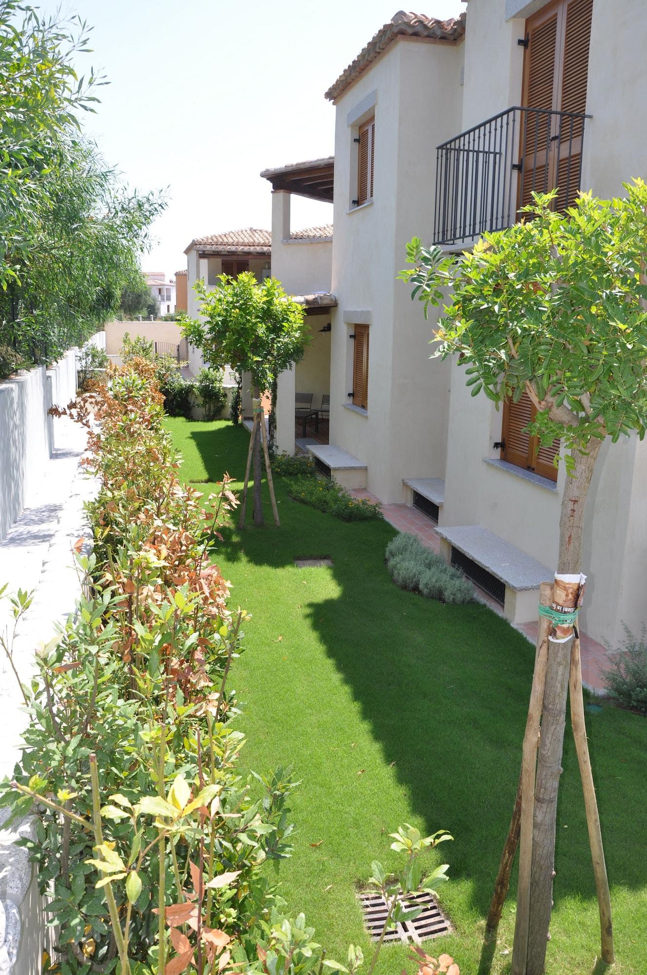 Borgo Degli Ulivi Aparthotel Àrbatax Exterior photo