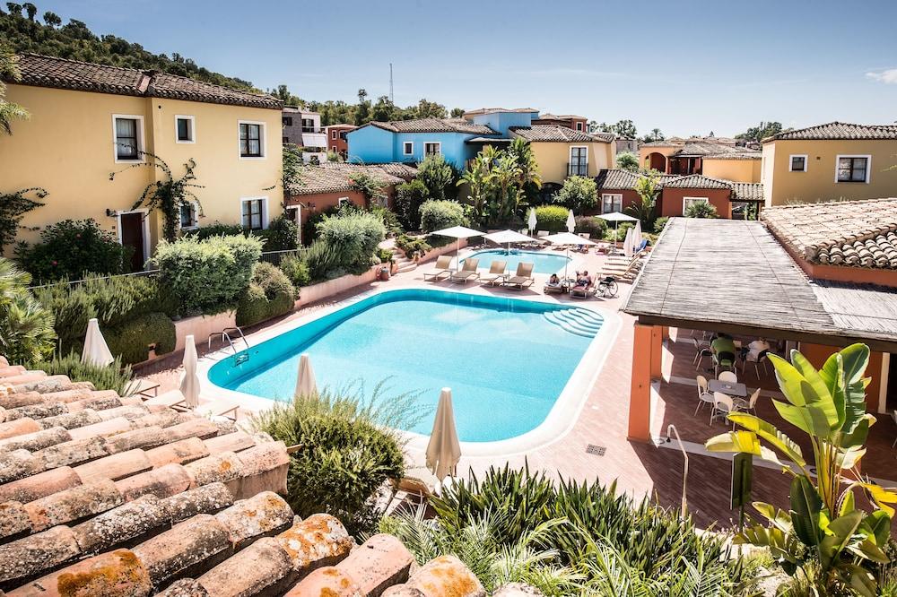 Borgo Degli Ulivi Aparthotel Àrbatax Exterior photo