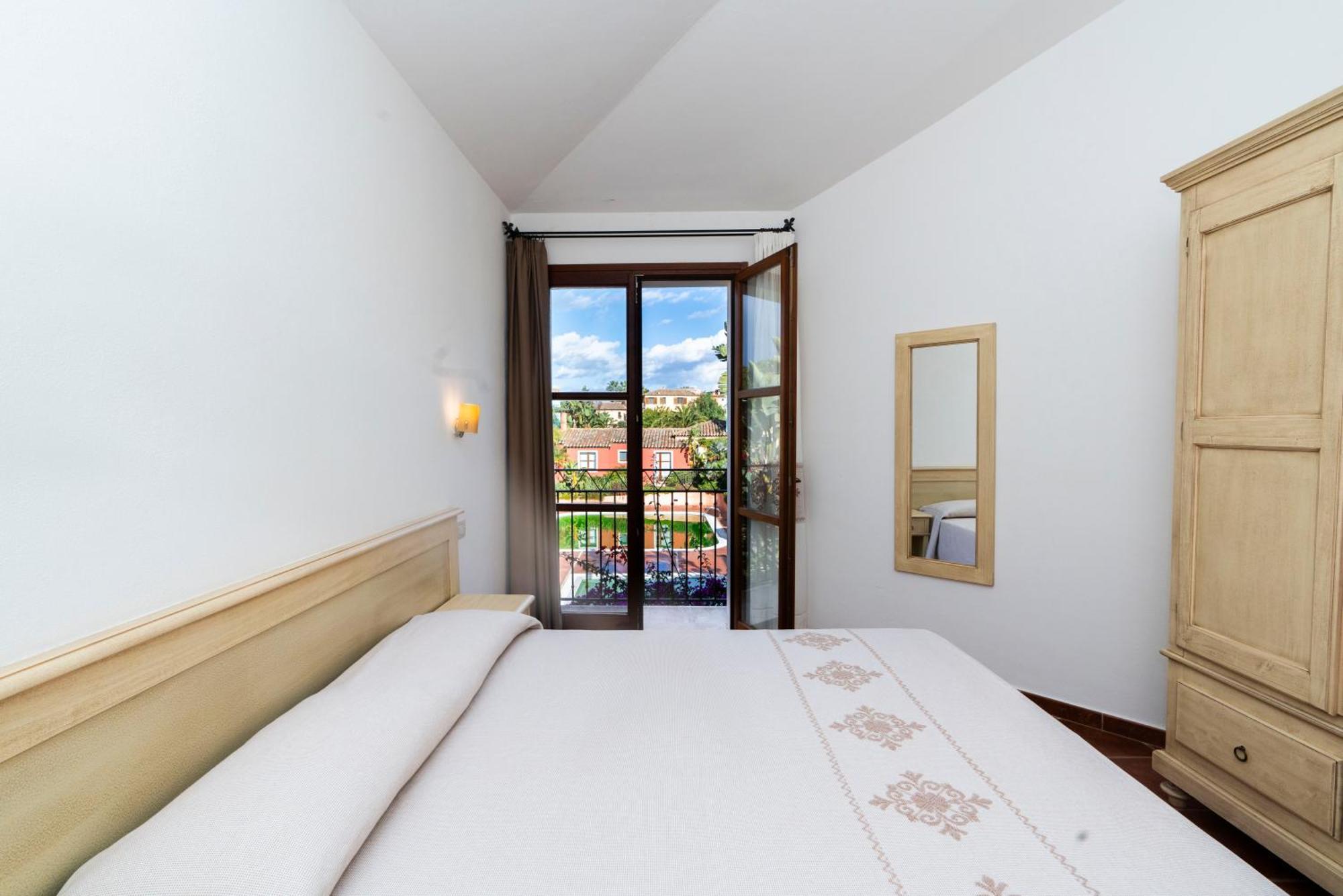 Borgo Degli Ulivi Aparthotel Àrbatax Exterior photo