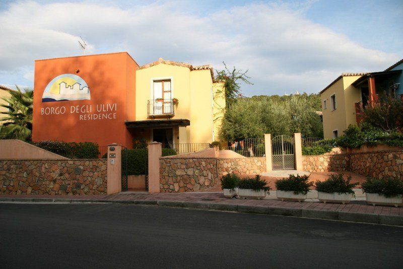 Borgo Degli Ulivi Aparthotel Àrbatax Exterior photo