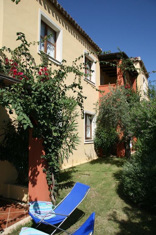 Borgo Degli Ulivi Aparthotel Àrbatax Exterior photo