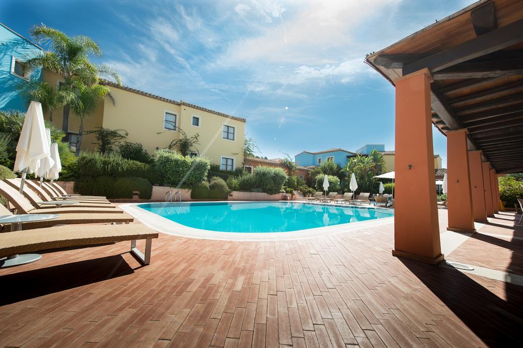Borgo Degli Ulivi Aparthotel Àrbatax Exterior photo