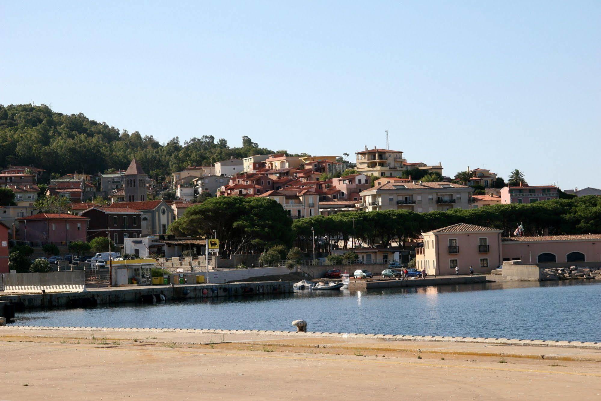 Borgo Degli Ulivi Aparthotel Àrbatax Exterior photo